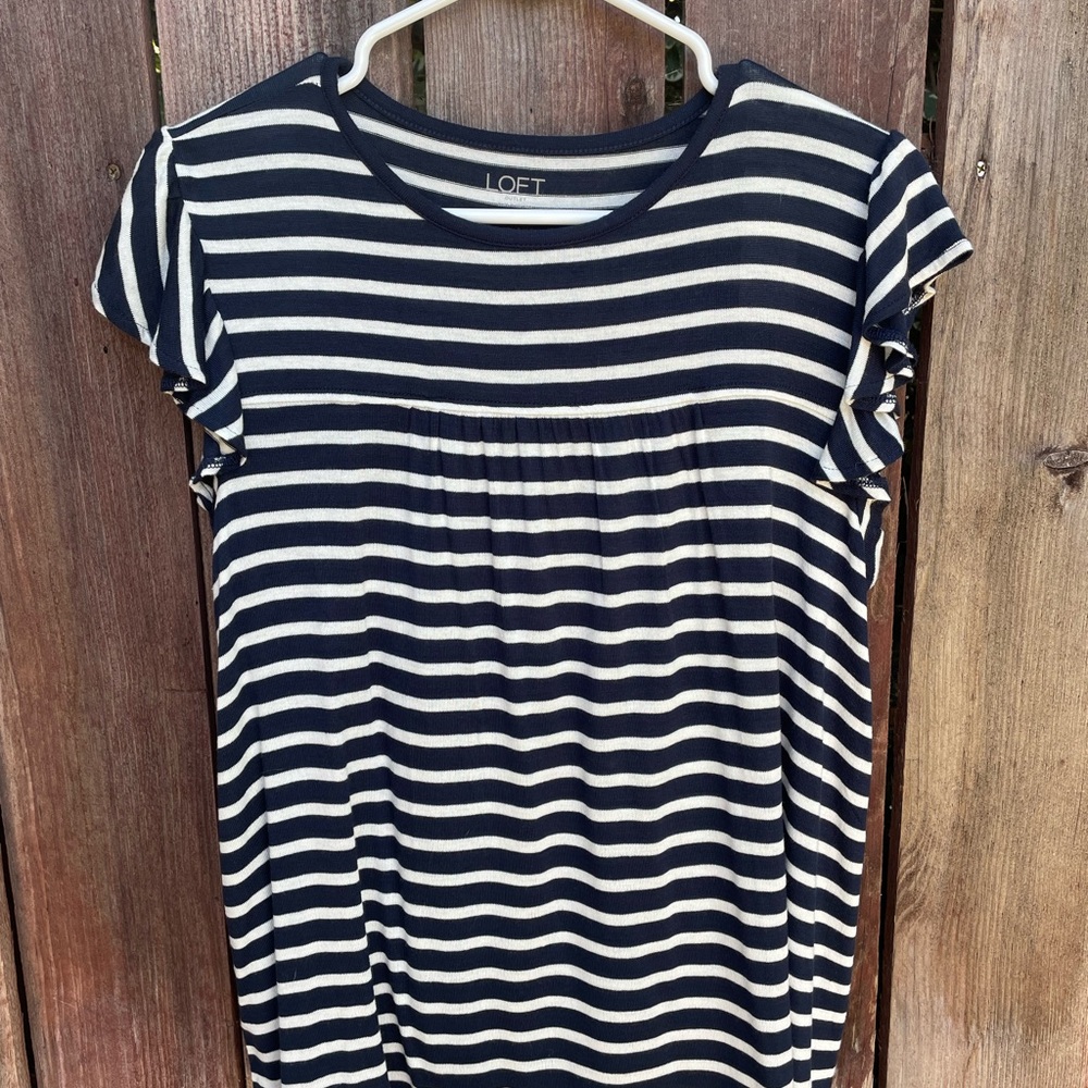 **NWT** Loft Blue & White Striped Blouse. Seize Medium
